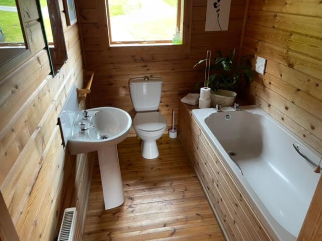 Luxury 3 Bedroom, 3 Bathroom Lodge With Hot Tub Llanbedr  Exteriér fotografie